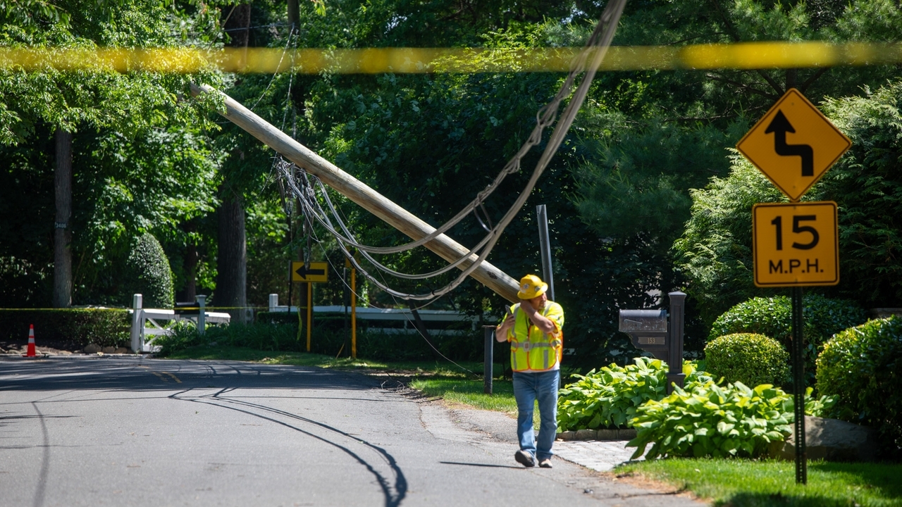 More than 2,000 outages from Saturday storm left after 13,400 lost power, PSEG LI says - Newsday