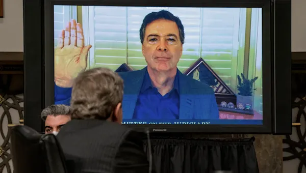 Ex-FBI Director James Comey charged with making false statement, obstruction, AP source says - News 12