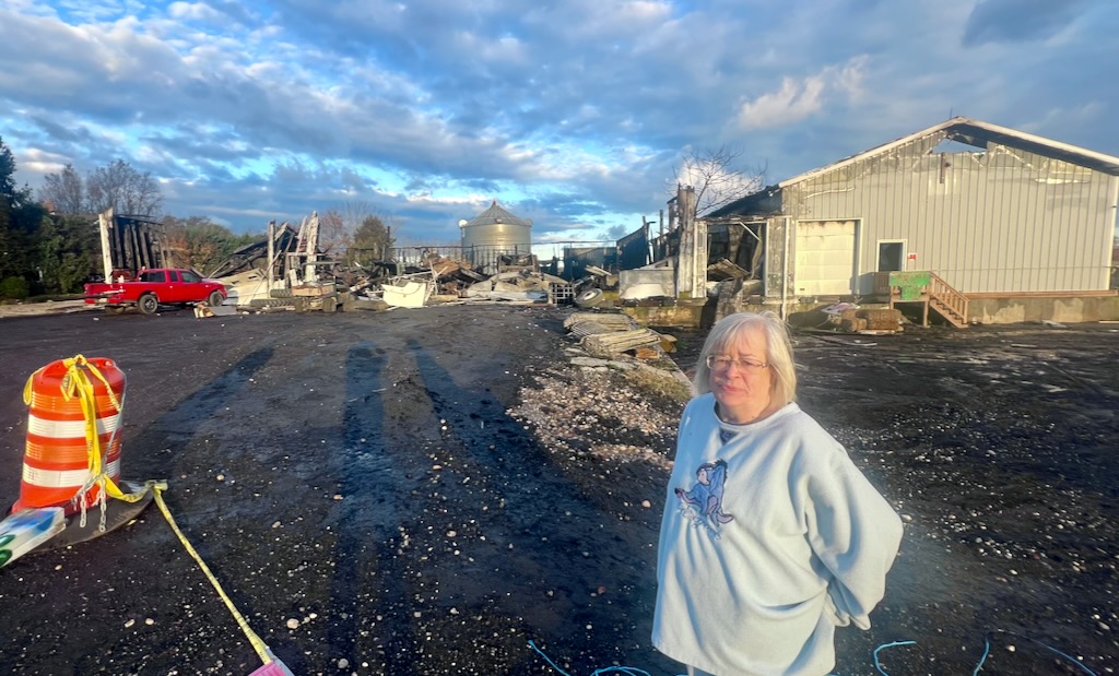 Farm family members, first responders evacuate 21 pigs from burning barn in Riverhead - RiverheadLOCAL