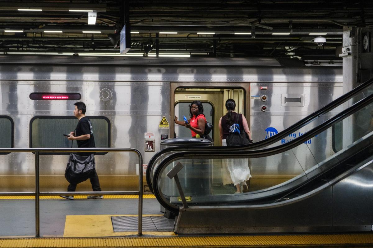 LIRR strike draws Hochul a roadmap for the true fight still to come - New York Post