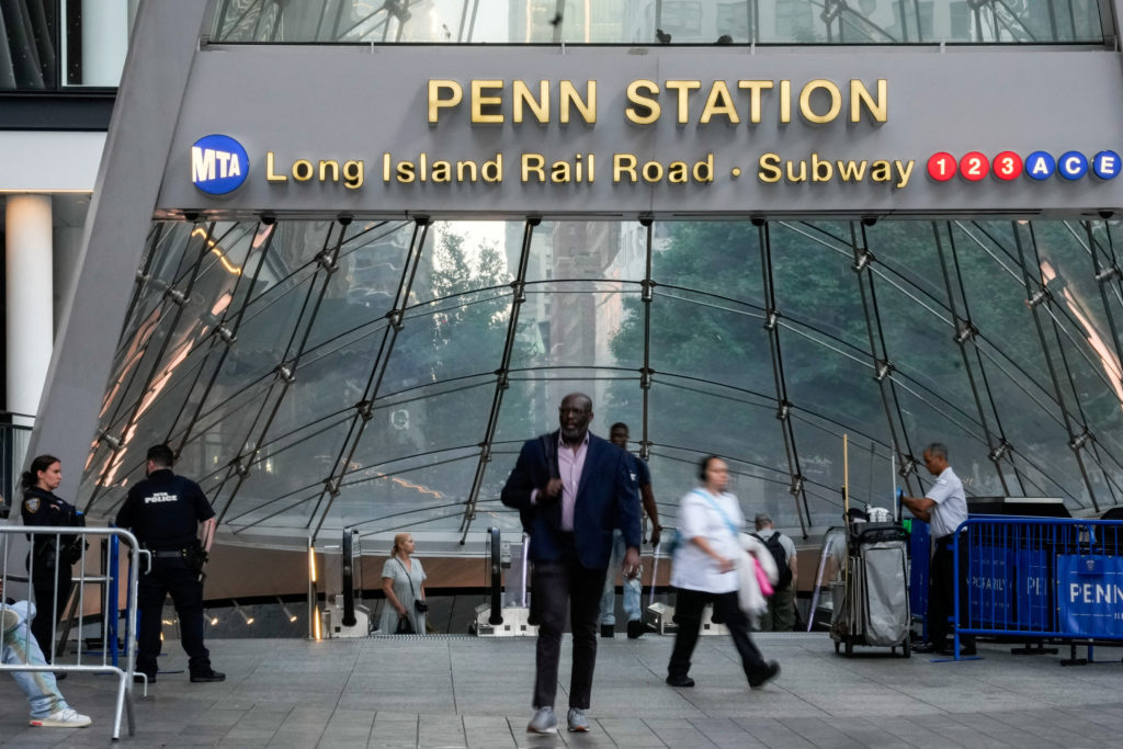 New York's Penn Station to get $8 billion remodel with columns, sunlight and Trump's name - PBS